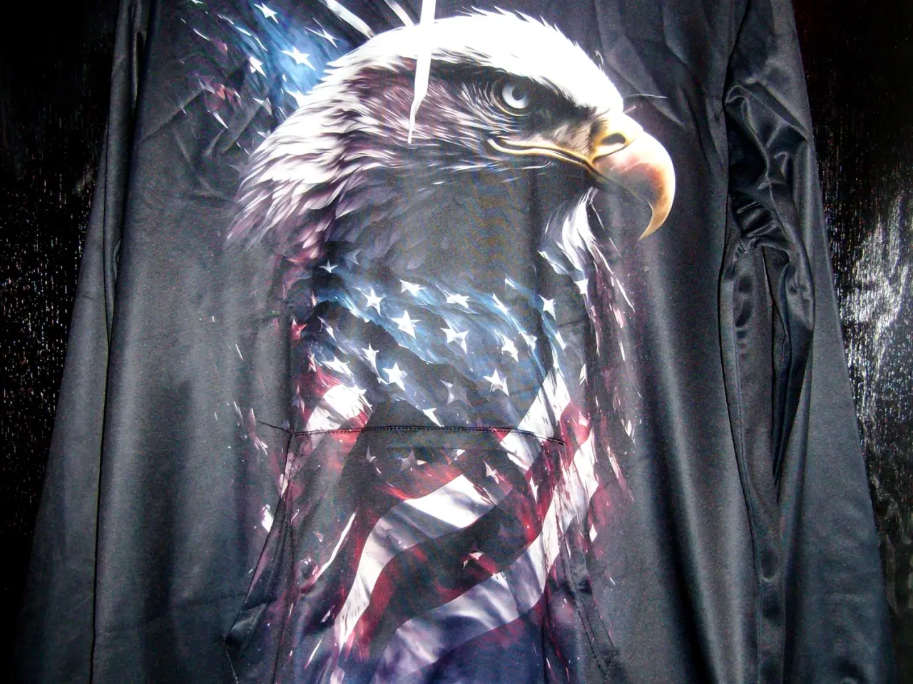 Billede 3 - Sort ørne T-shirt / hættetrøje