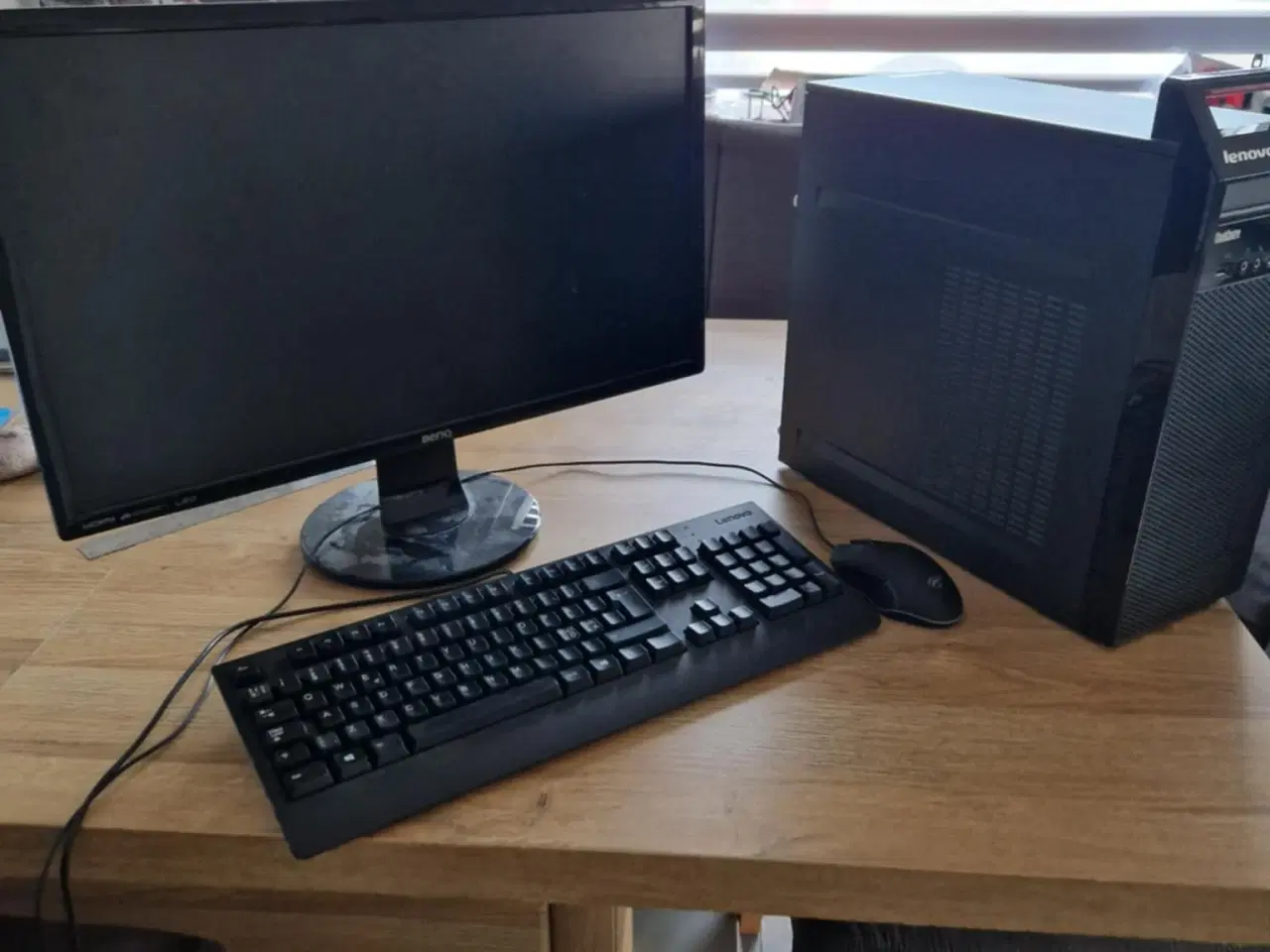 Billede 3 - Lenovo Stationær computer, mus, tast og skærm 24"
