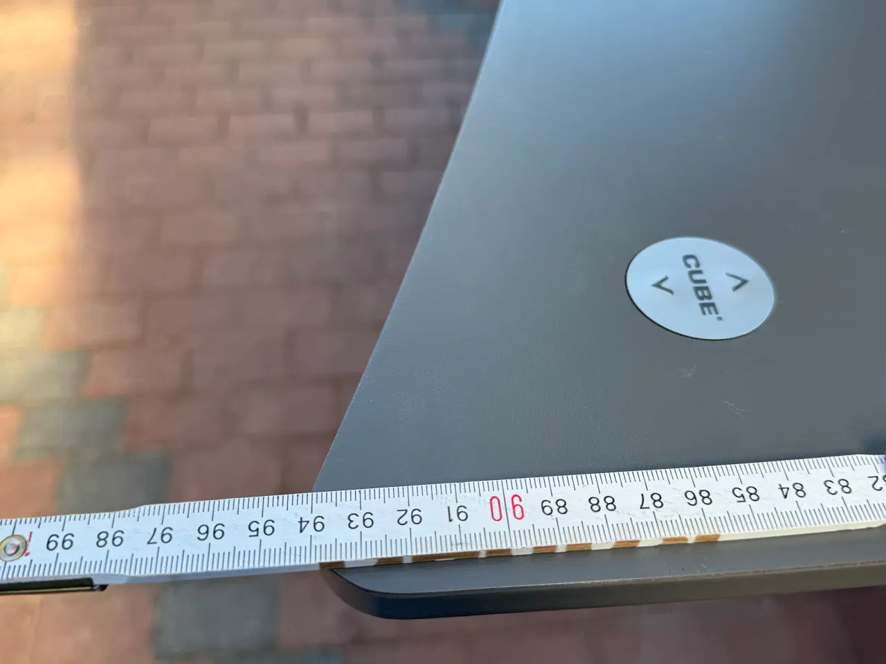 Billede 8 - CUBE hæve/sænke skrivebord. 