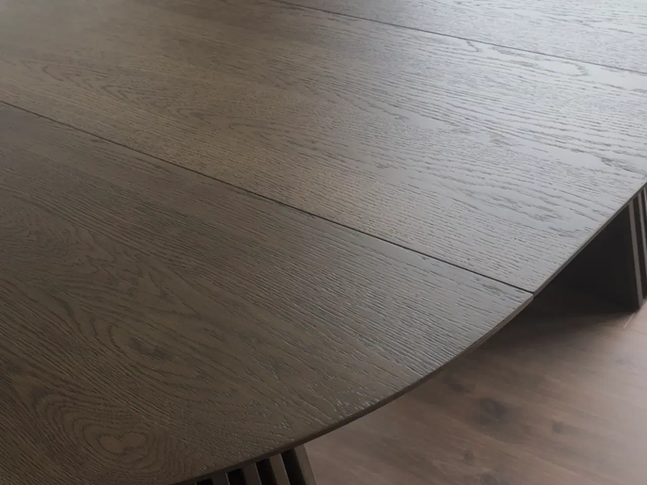 Billede 5 -  Måne Lamel Spisebord M.Tillægsplader - Smoked Eg 