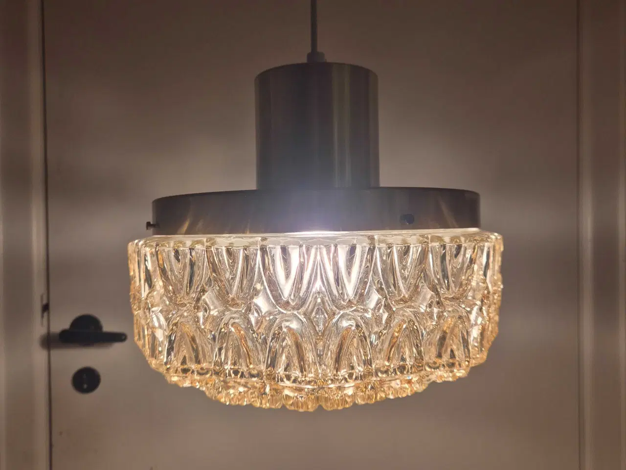 Billede 1 - Stor lampe i messing og gyldent glas 