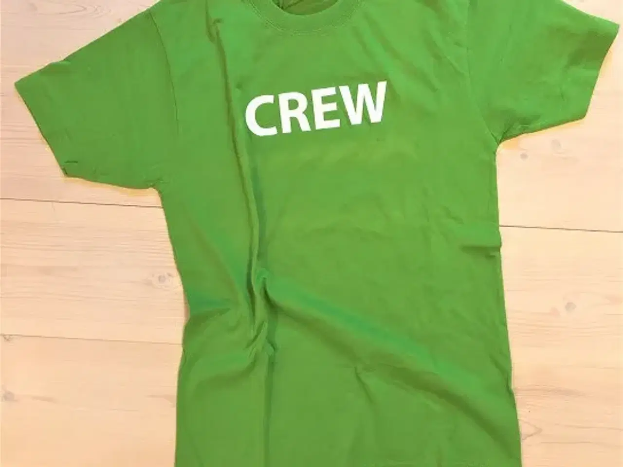 Billede 4 - 4 T-SHIRTS + EN POLO til crew og frivillige