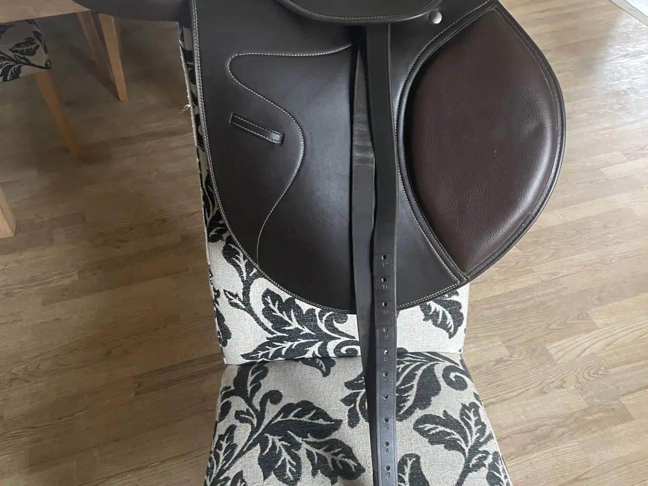 Billede 3 - Global springsadel 17”