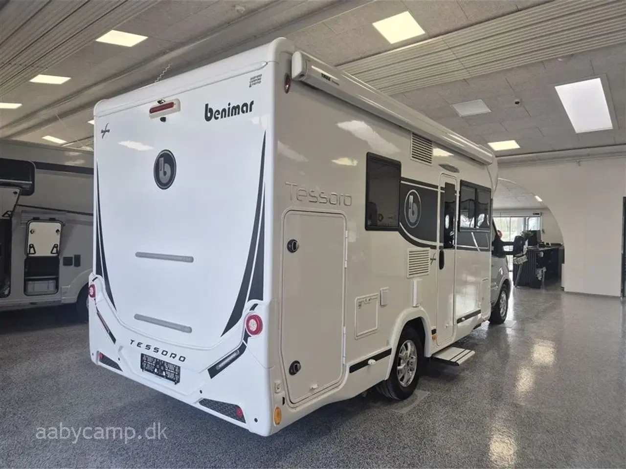 Billede 2 - 2020 - Benimar Tessoro 487   Nk pakke. Automatgear. Solcelle. 2x batteri. 2000W Inverter. elektriske støtteben.  Thetford ovn. sommer/vinterhjul. fuld service.  Kun 40,000 Km!!!