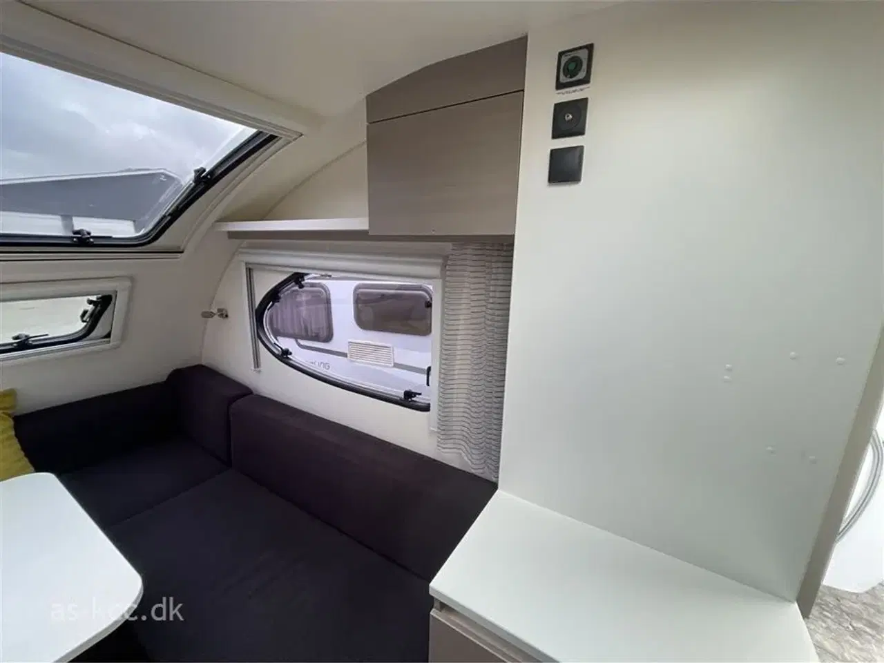 Billede 5 - 2013 - Adria Action 361 LH   Adria Action 361 LH årg. 2013 3 sovepladser 5 siddepladser Walker fortelt.