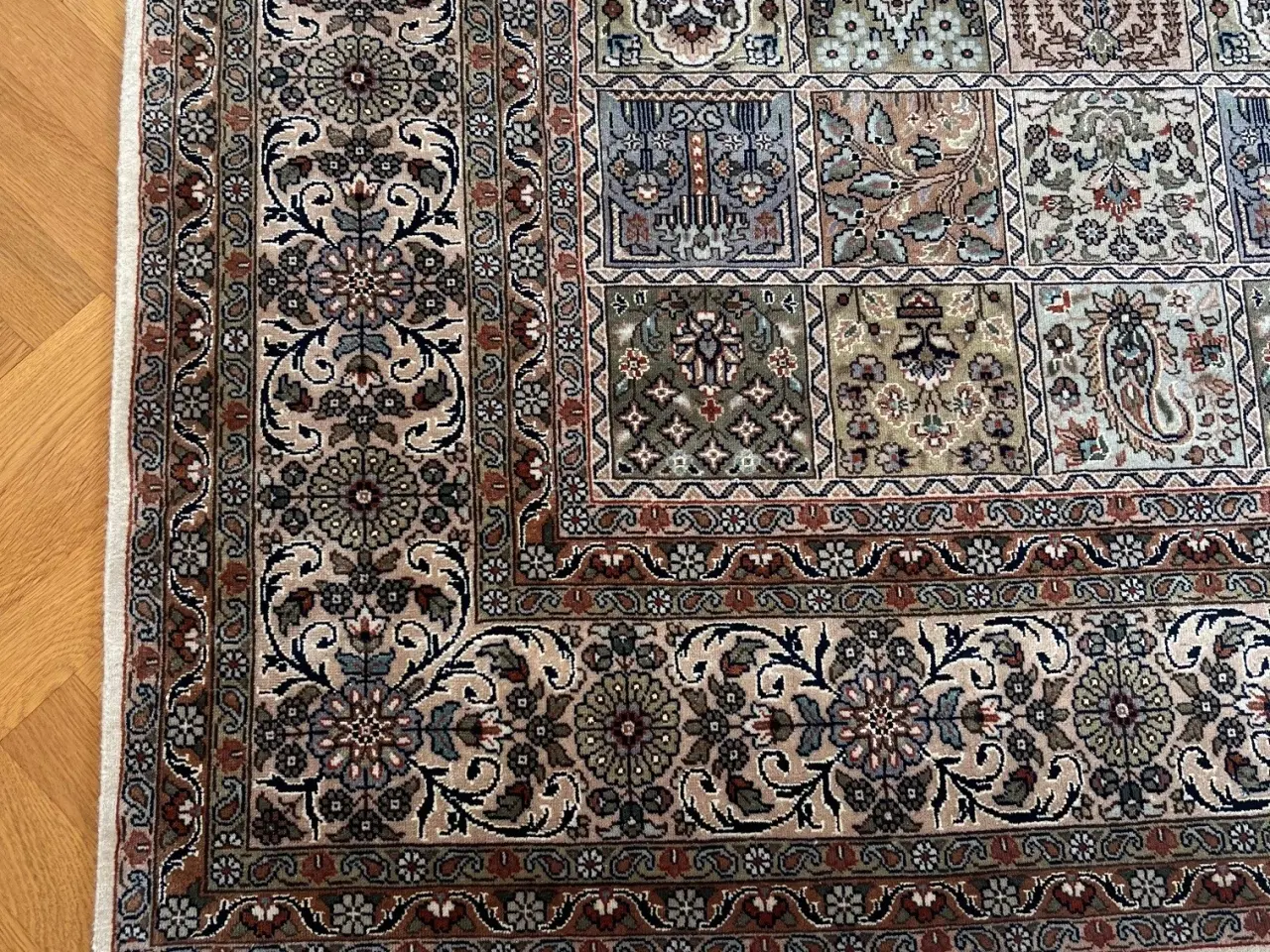 Billede 2 - Ægte tæppe i flotte farver