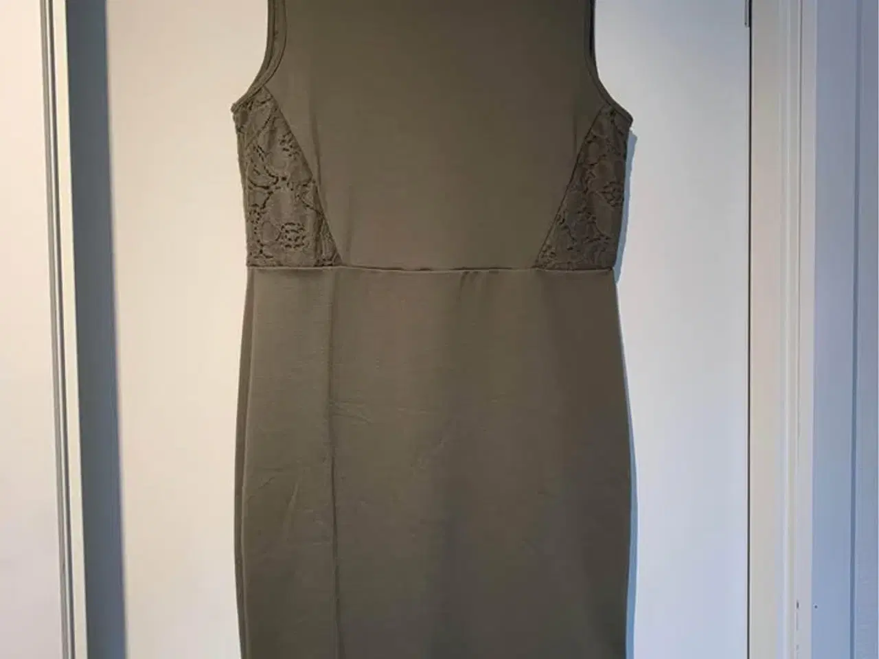 Billede 1 - Sommerkjole H&M - Str. M