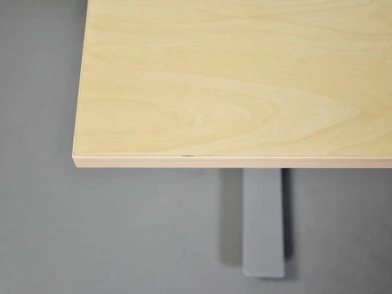 Billede 6 - Efg hæve-/sænkebord i birk, 200 cm.