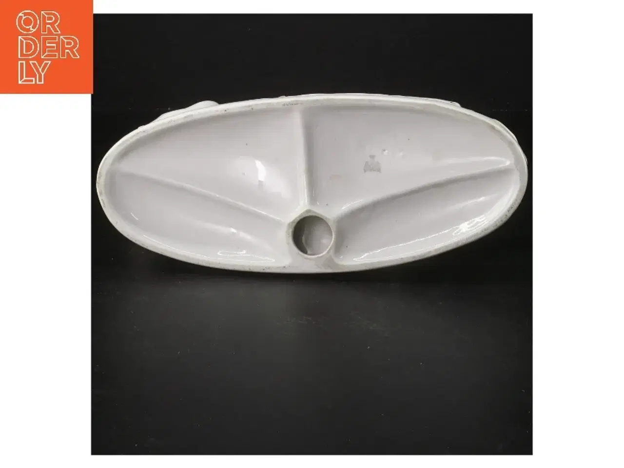 Billede 2 - Porcelænsfigur af pige med ænder (str. 22x20 cm)