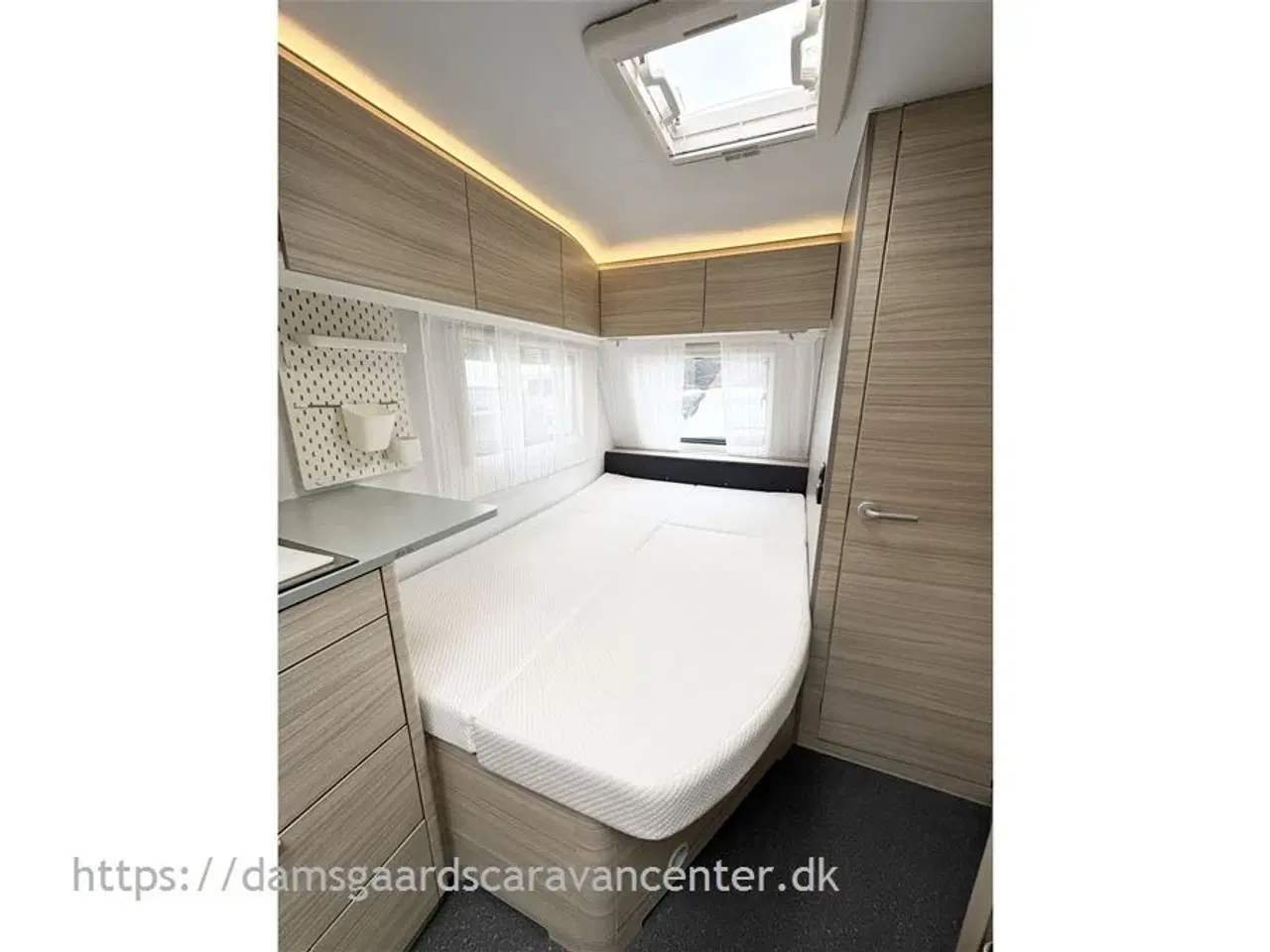 Billede 12 - 2022 - Adria Altea 472 PU   Dobbeltseng - Gulvvarme - Fortelt