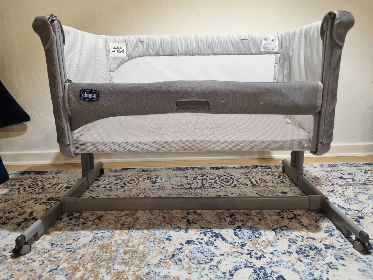 Billede 5 - Chicco next2me magic bedside seng med vugge functi