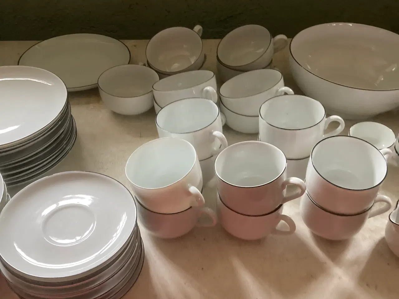 Billede 2 - Sort atelier porcelæn 