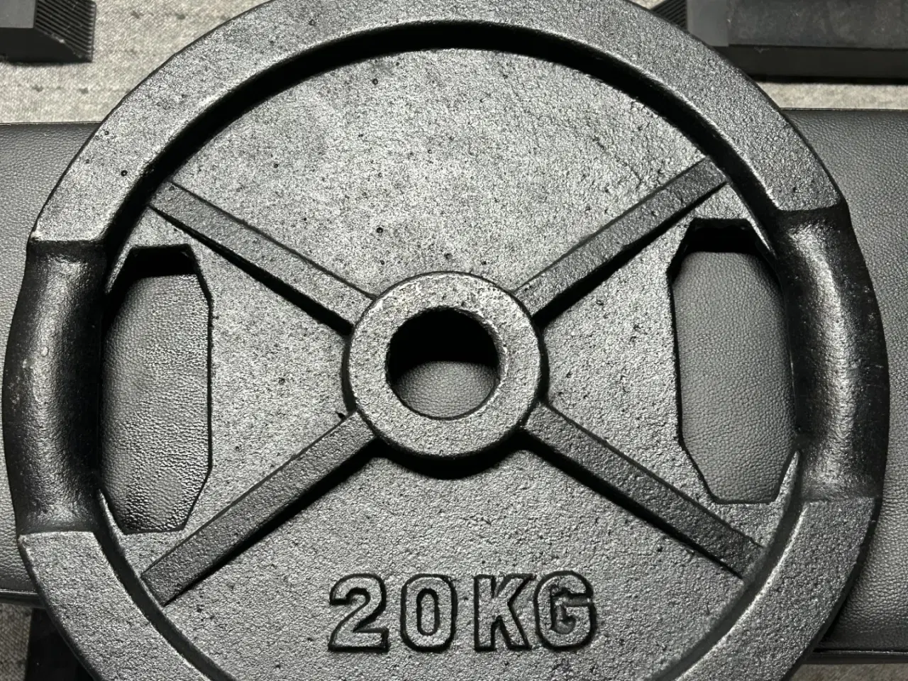 Billede 3 - Vægtskiver og vægtstang sælges