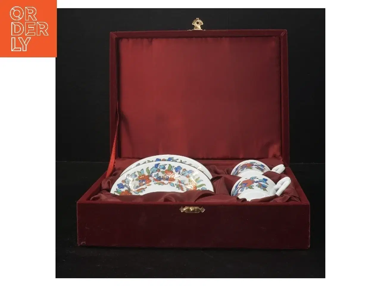 Billede 3 - Porcelæns kaffekop sæt med tallerkener fra Kutahya (str. Ø 11,5& 5,5 cm)