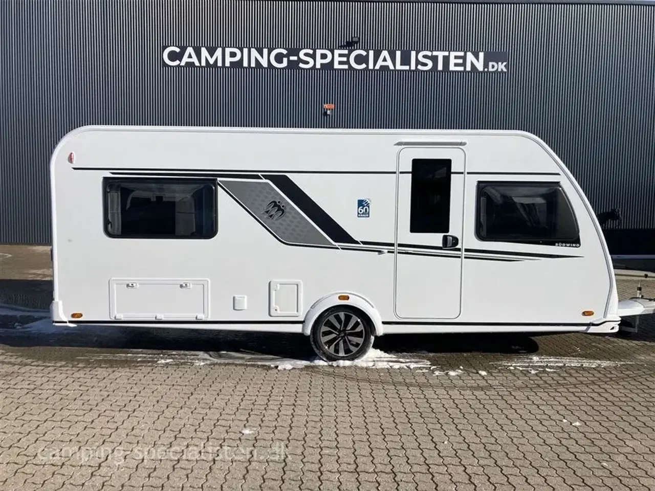 Billede 1 - 2024 - Knaus Sudwind 540 UE 60 Years   Knaus Südwind 540 UE 2024 - enkeltsenge - kan ses nu hos Camping-Specialisten.dk