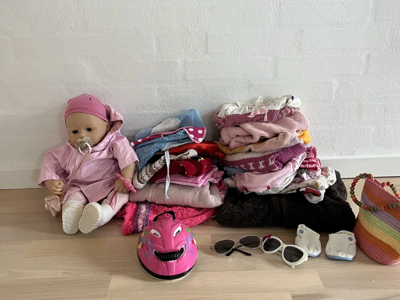 Billede 1 - Anabel dukke og diverse dukketøj