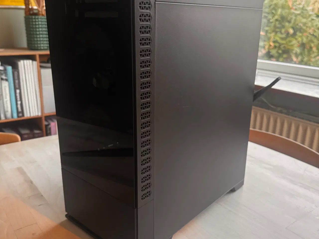 Billede 3 - Komplet Gaming setup med 2 skærme og en stol