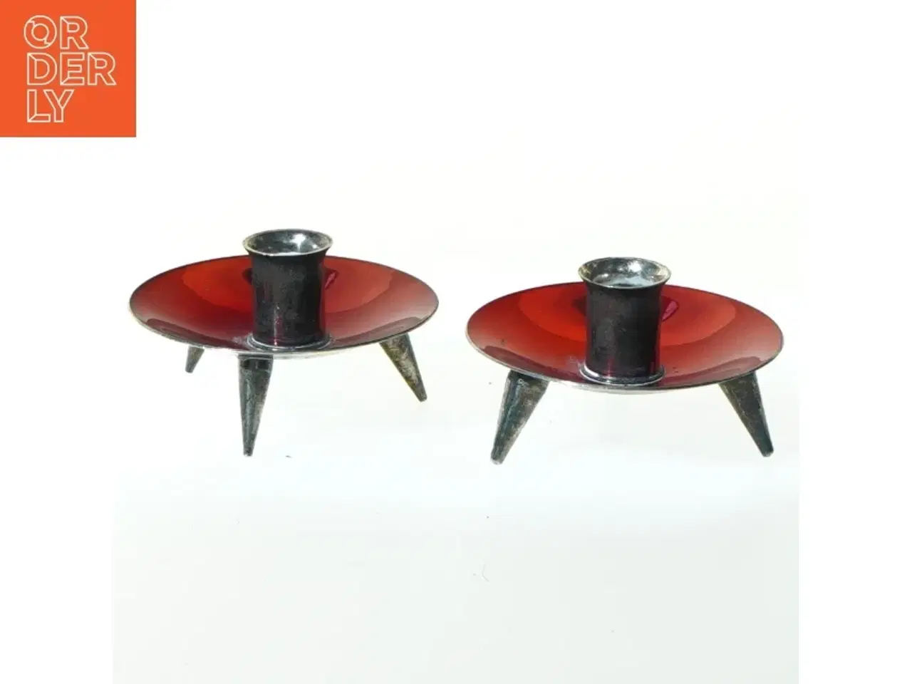 Billede 1 - To retro røde lysestager (str. Ø 6 cm)