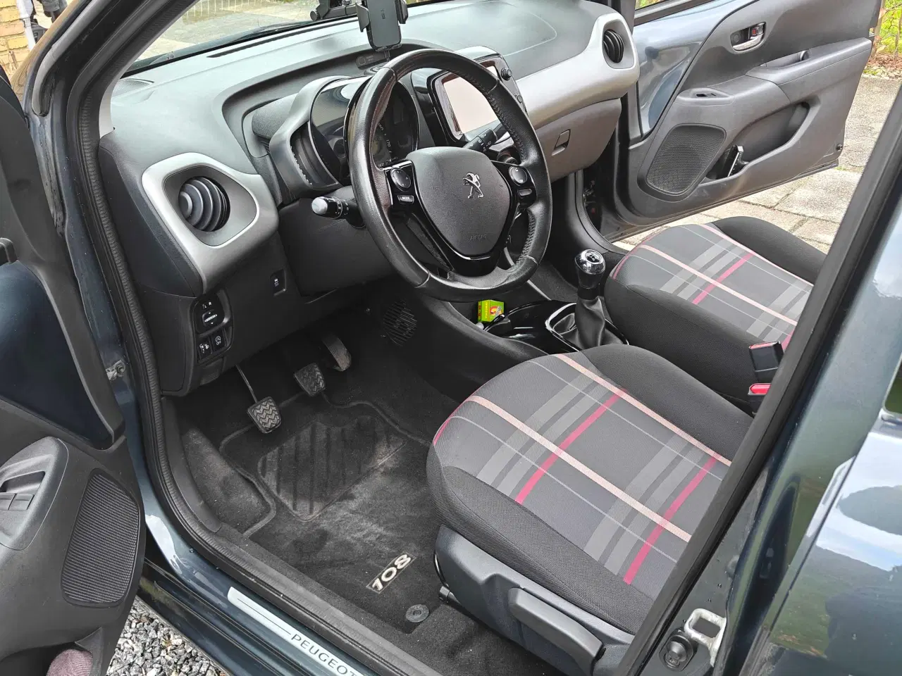 Billede 6 - Fin & velkørende Peugeot 108 1.0 5d 