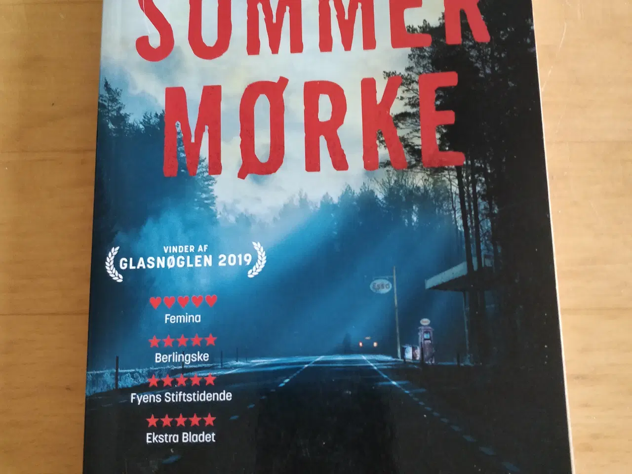 Billede 1 - Sommermørke, Stina Jackson