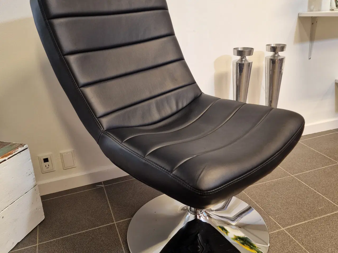 Billede 2 - Komfortabel dreje lænestol/loungestol. 