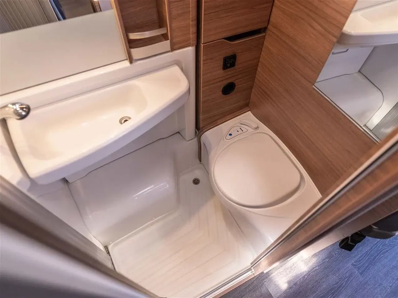 Billede 6 - 2023 - Knaus Vansation 640 MAN VAN TI MEG   Bedst kørende autocamper.
