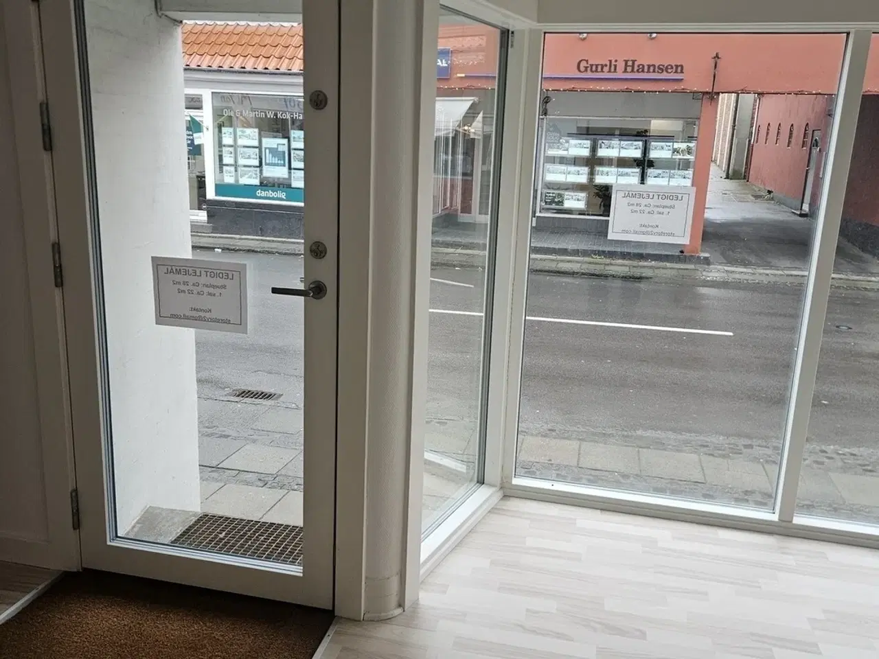 Billede 3 - Nyrenoveret og centralt beliggende lokale til butik/kontor/showroom/evt. take-away mv.