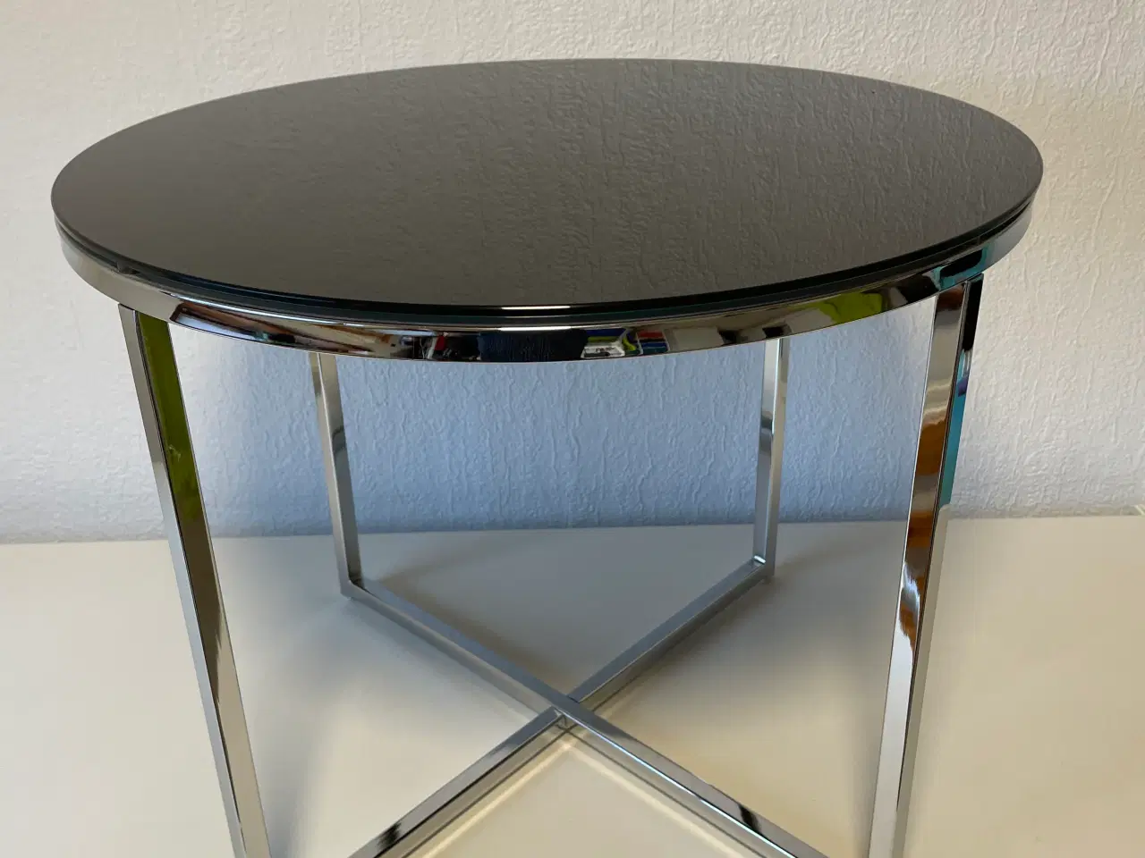 Billede 1 - Rundt glasbord med sort glasplade og med stål stel