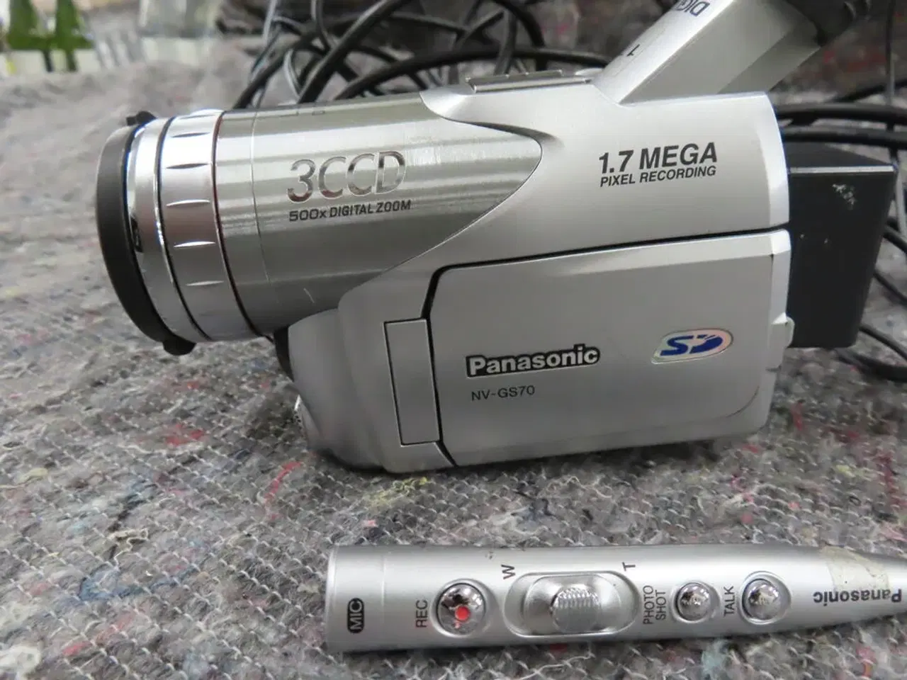 Billede 2 - Videokamera med tilbehør - PANASONIC NV-GS70 (MOMSFRI)
