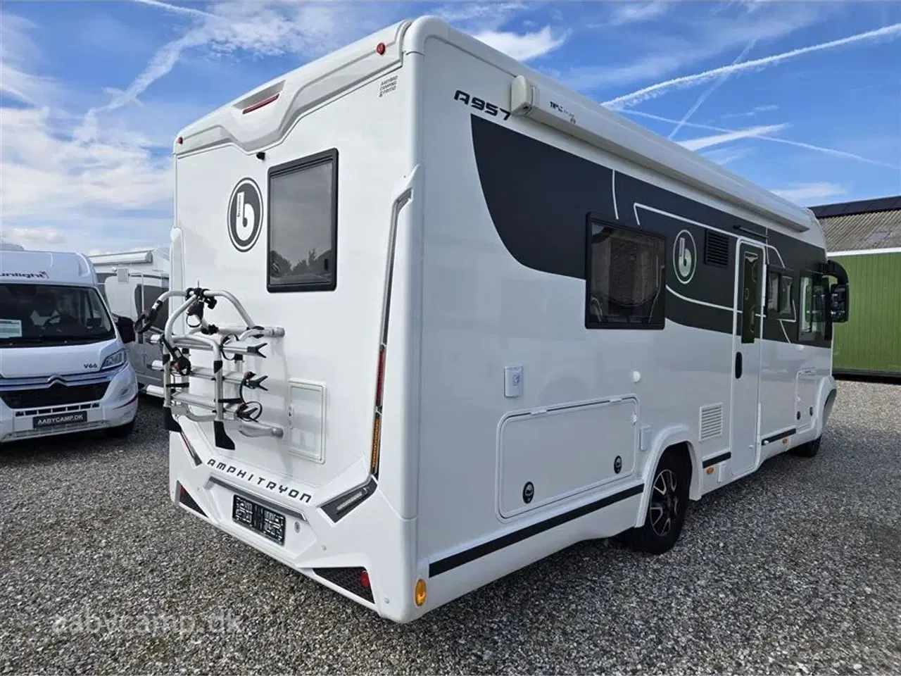 Billede 3 - 2020 - Benimar Amphitryon 957   Lave enkeltsenge. ende badeværelse.face to face siddegruppe.