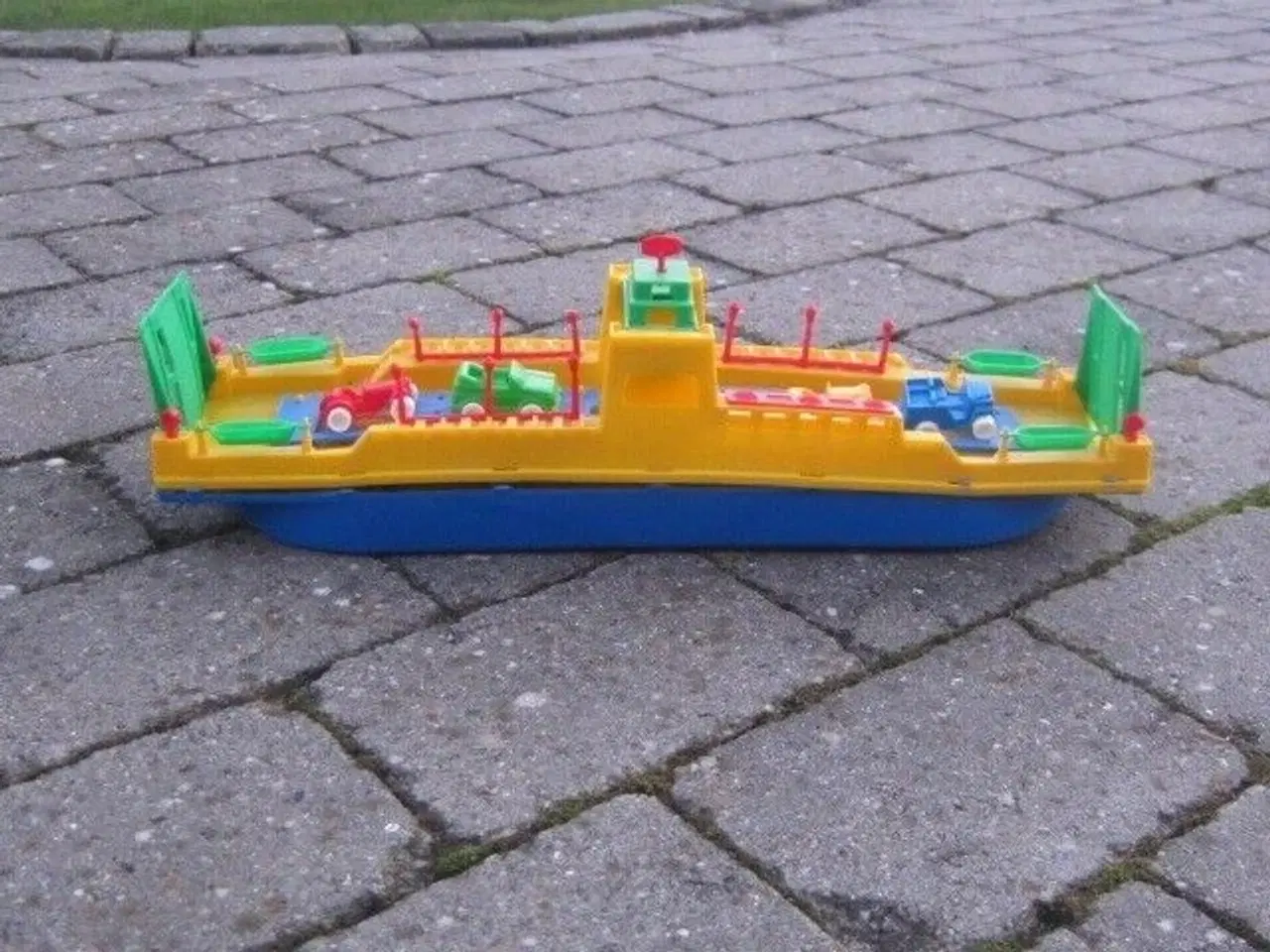 Billede 1 - Færge