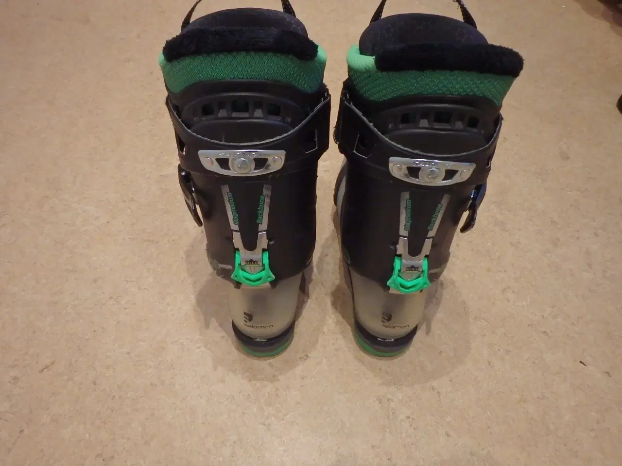 Billede 2 - Flot Skistøvle Salomon Quest Energyzer 110