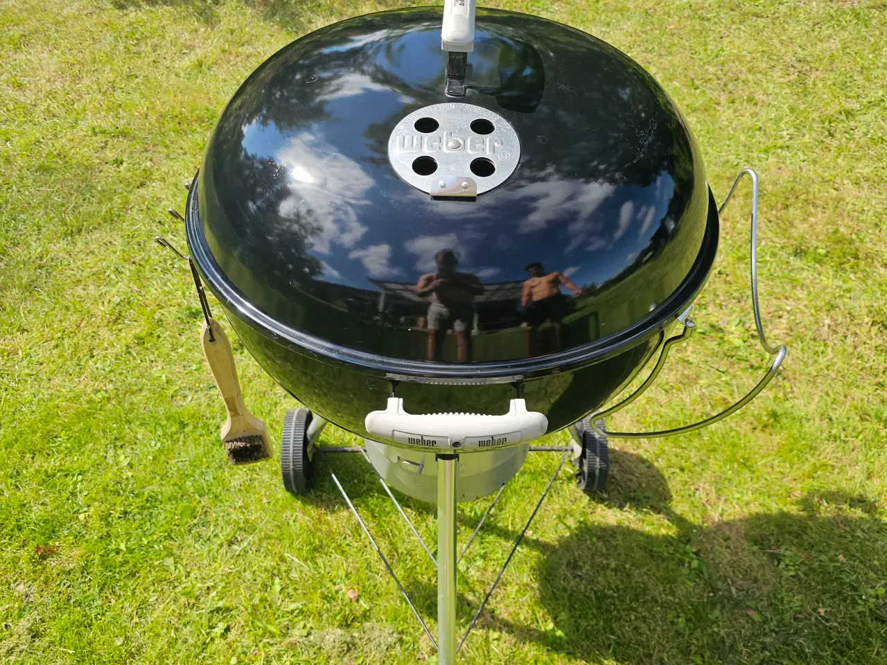 Billede 1 - Stor Weber kuglegrill inkl. overtræk – 57 cm