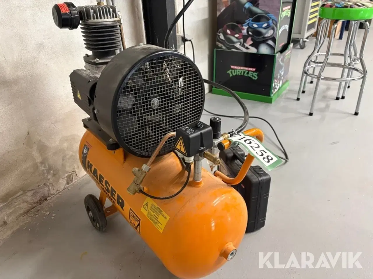 Billede 3 - Kompressor Kaeser Classic 460/50w med slangeoprul, luftnøgle og ledningsoprul.