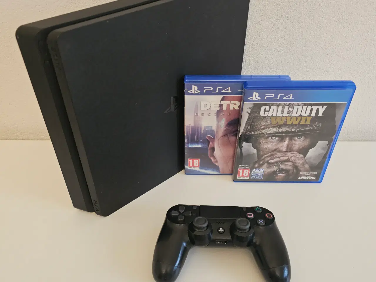 Billede 1 - PlayStation 4 Slim 500GB + COD WW2 og Detroit: Bec