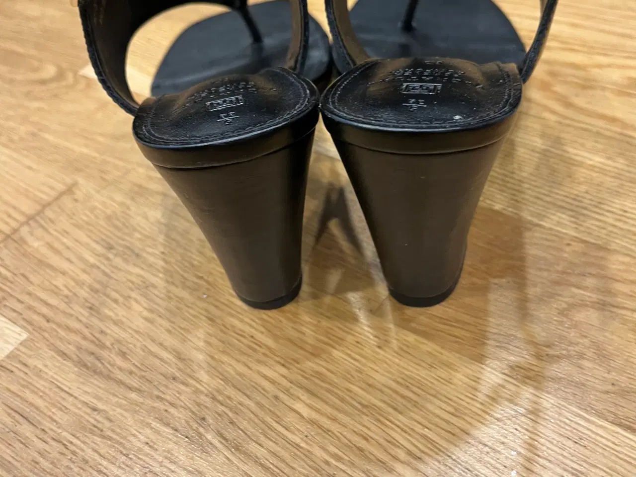 Billede 7 - Fine sandalerne 