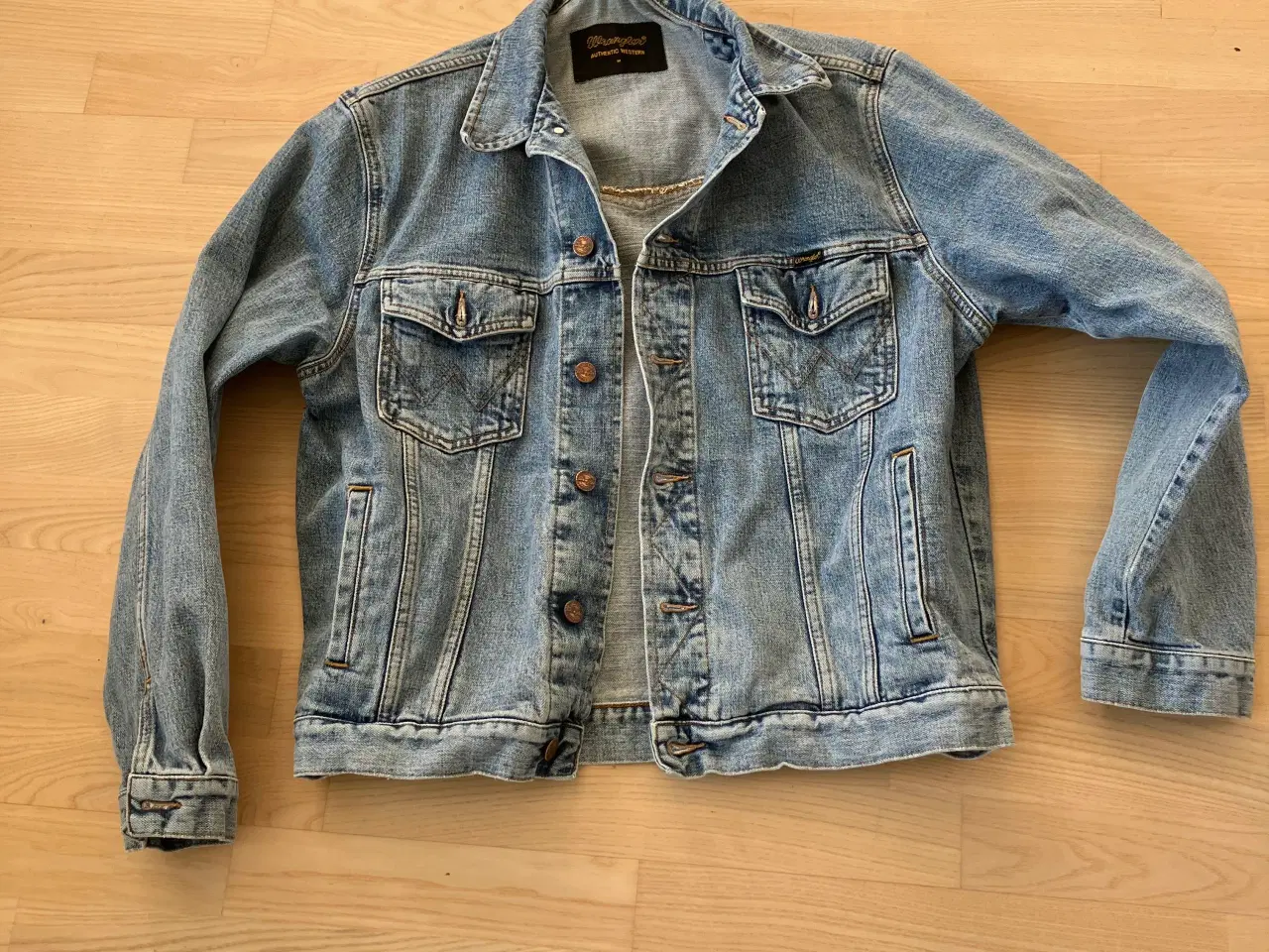 Billede 1 - Wrangler cowboy jakke str M