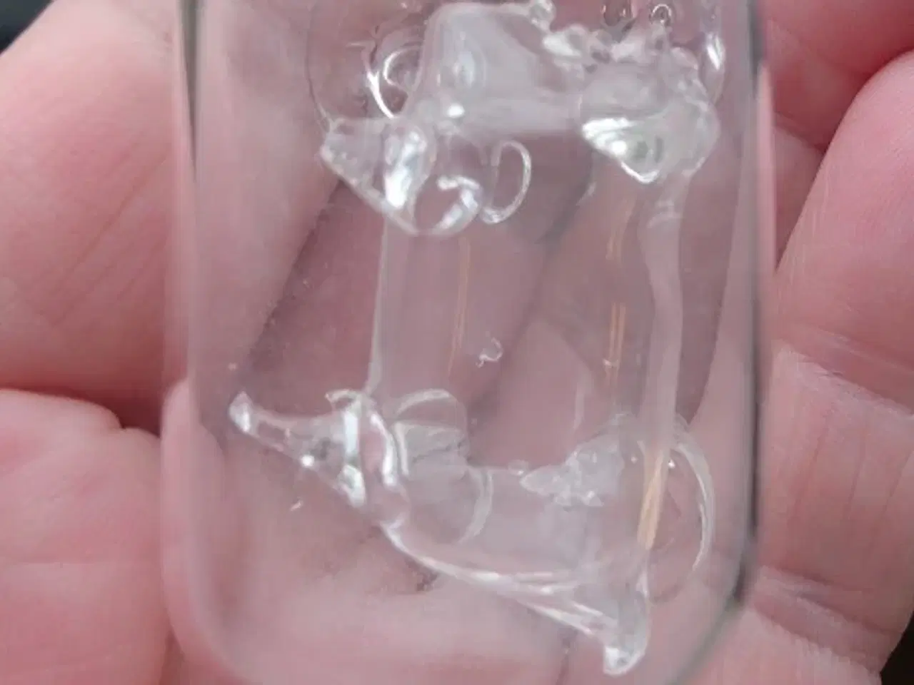 Billede 2 - Glasgris med mindre glasgris inden i
