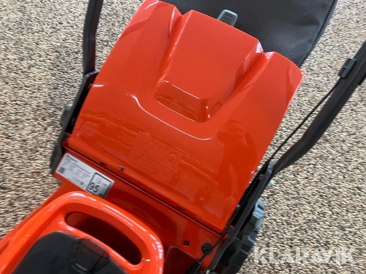 Billede 9 - Græsslåmaskine Husqvarna LC 247i