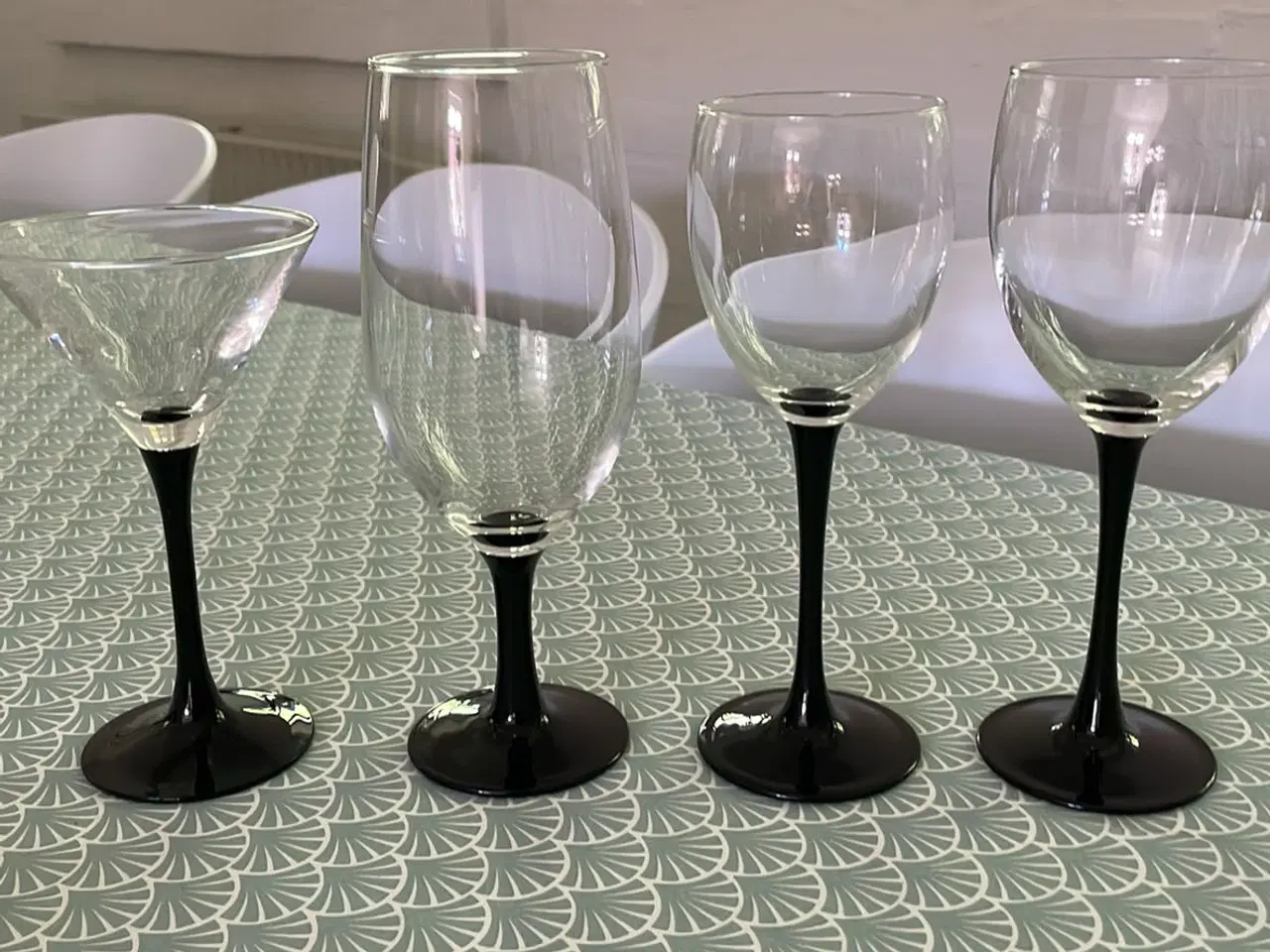 Billede 1 - Domino glas med sort fod