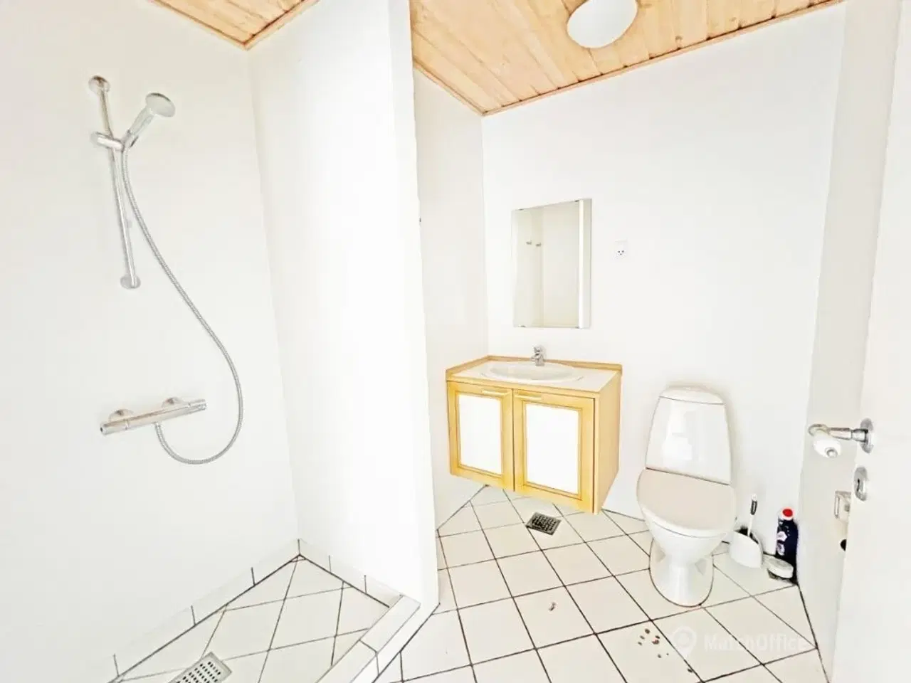 Billede 10 - Velbeliggende kontor med egen parkering lige ved døren