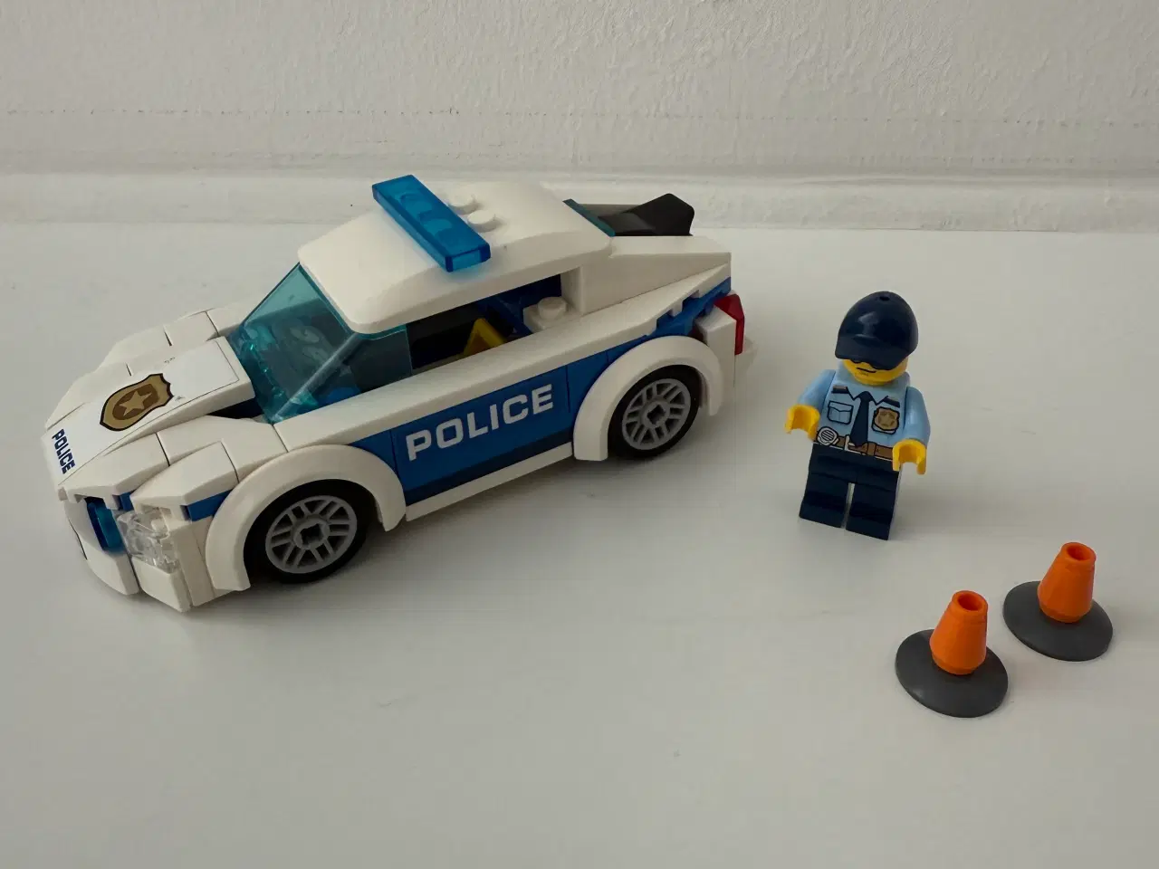 Billede 5 - LEGO City 60239 politibil og betjent