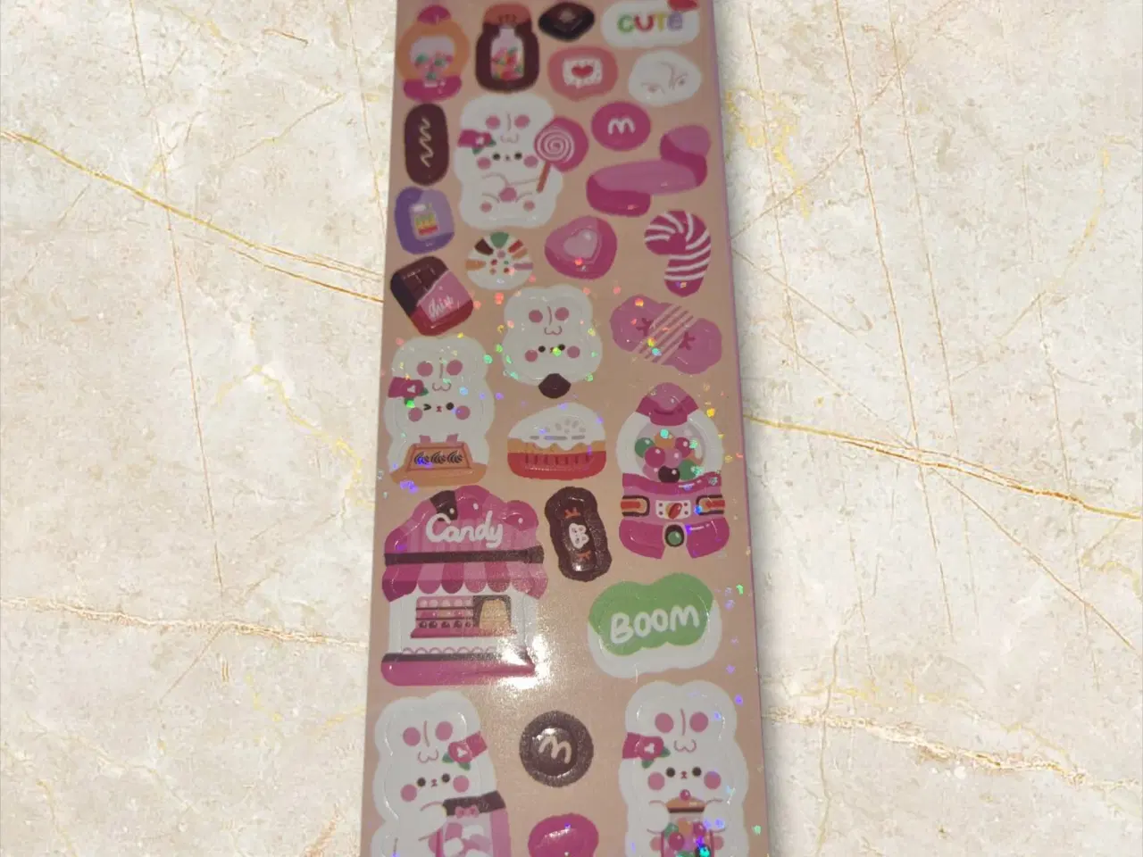 Billede 1 - Klistermærker – En Verden af Slik og Sjov i lyserø