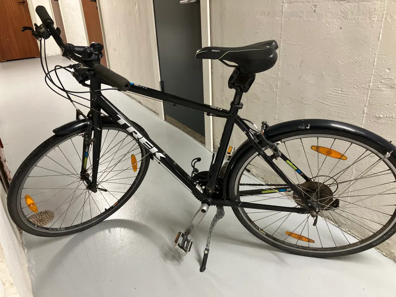 Billede 3 - Cykel trek citybike 28” Står og samler støv,