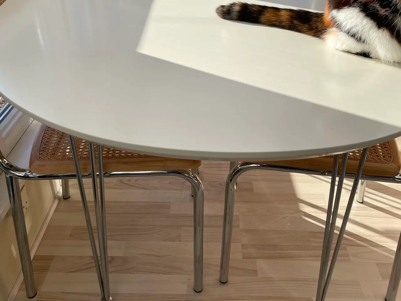 Billede 1 - Ovalt stort spisebord uden stole