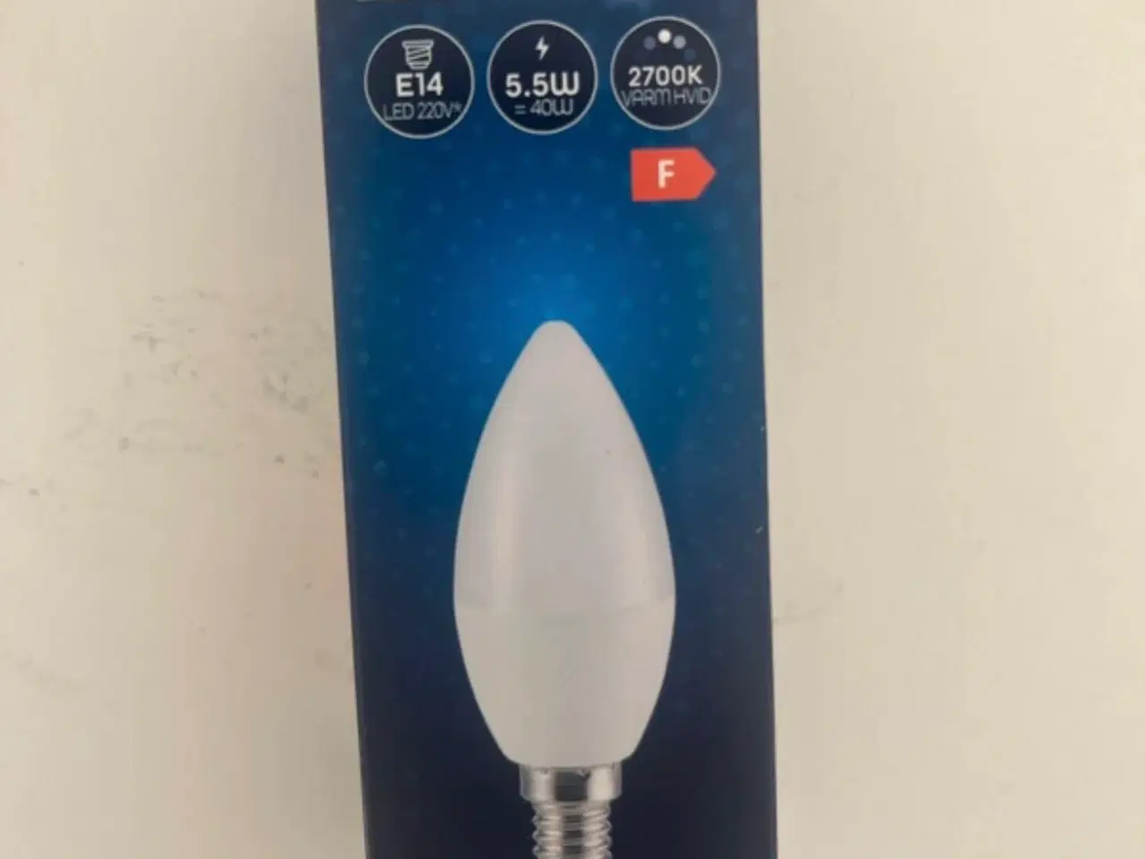Billede 5 - Lyserød Lampe + pærer