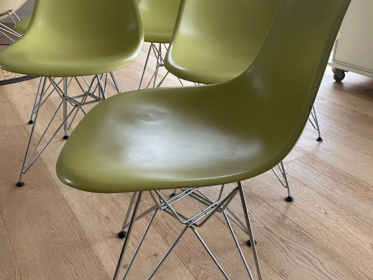 Billede 2 - Eames Plastic side chair DSR: 6 stk. 