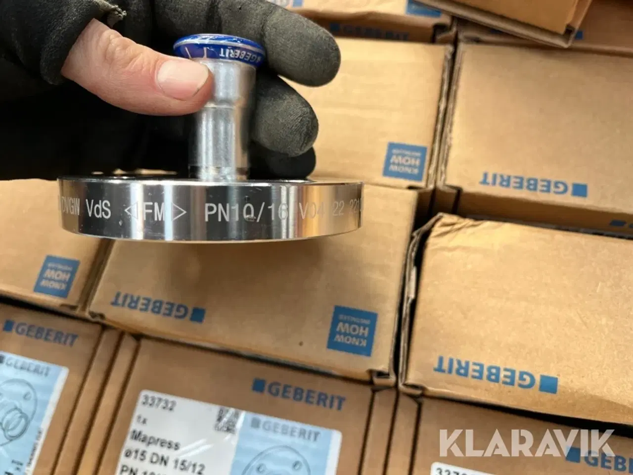 Billede 12 - Lot blandet med overgangsflanger, kontrolkit, rørholdere, toiletbræt og masker