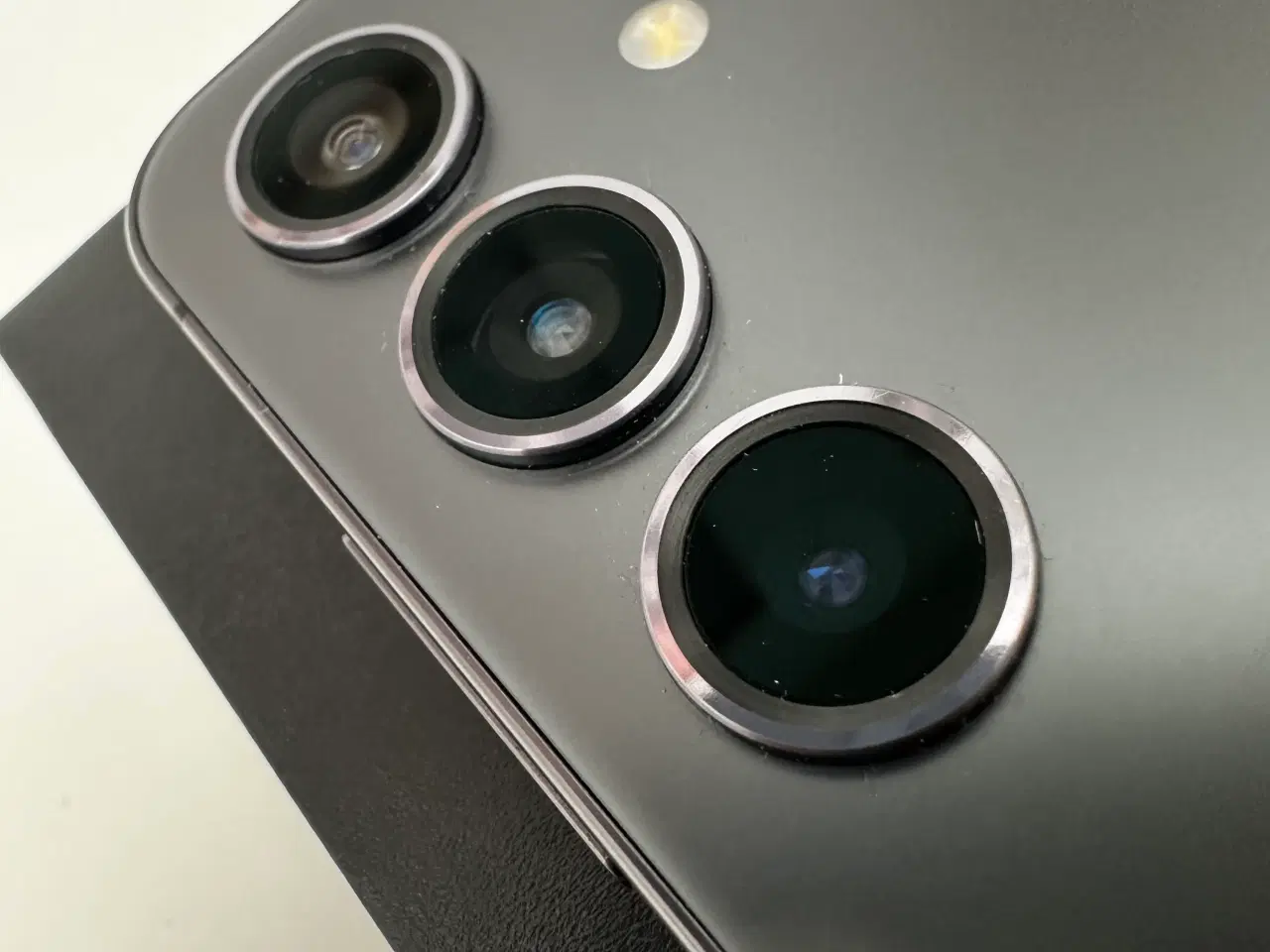 Billede 3 - Samsung Galaxy S24 128GB Onyx black(NY, garanti)