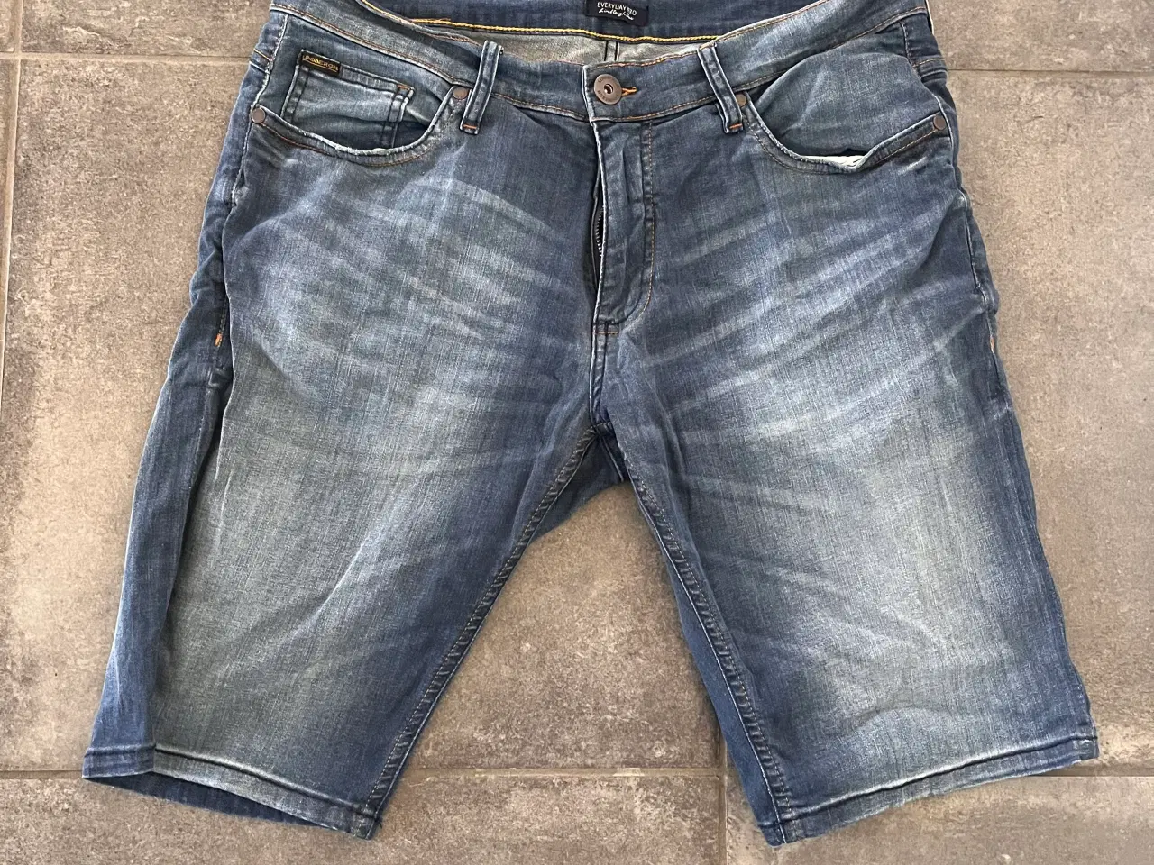 Billede 1 - Denimshorts str L